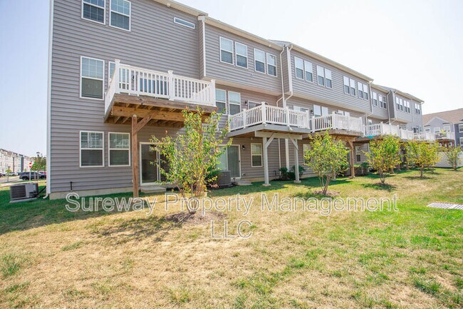 Building Photo - 13 Verona Ln