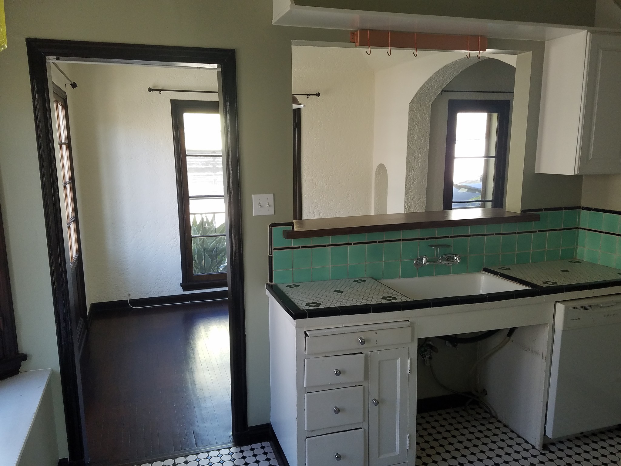 Building Photo - 2137 Vine St