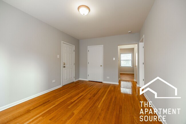 Building Photo - 5746 N Winthrop Ave