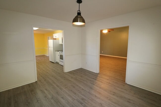 Building Photo - 128 Dover Dr