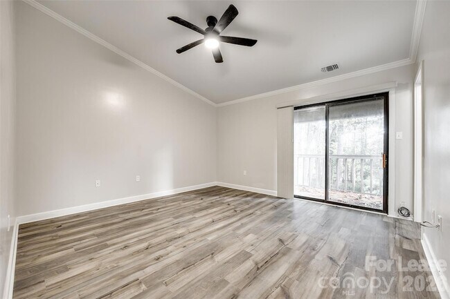 Building Photo - 4158 Charlotte Hwy