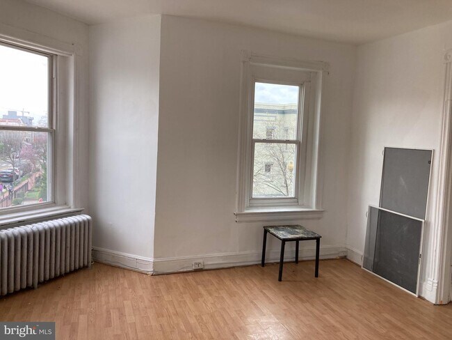 Building Photo - 1720 1st St NW