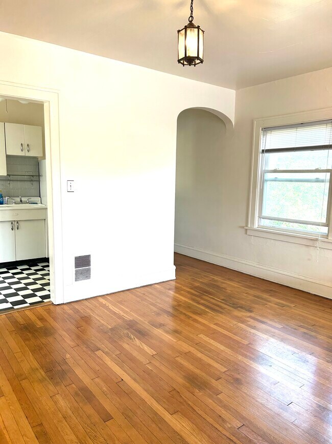 Building Photo - 1242 Hird Ave