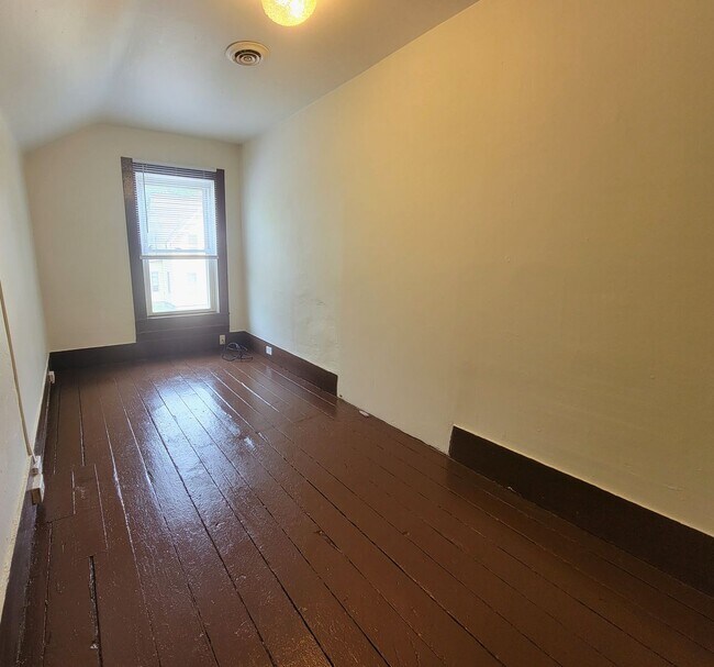 Building Photo - 324-324-324-322 5th Ave