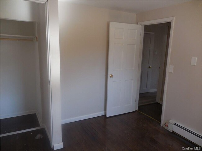 Building Photo - 14 Maurice Ln