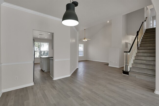 Building Photo - 22 Belcarra Pl