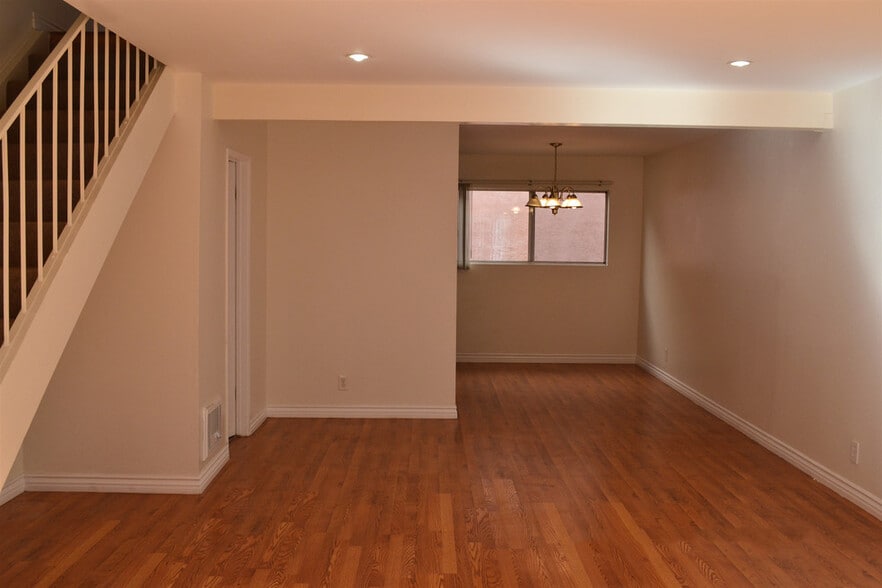 Building Photo - 719 N Eucalyptus Ave