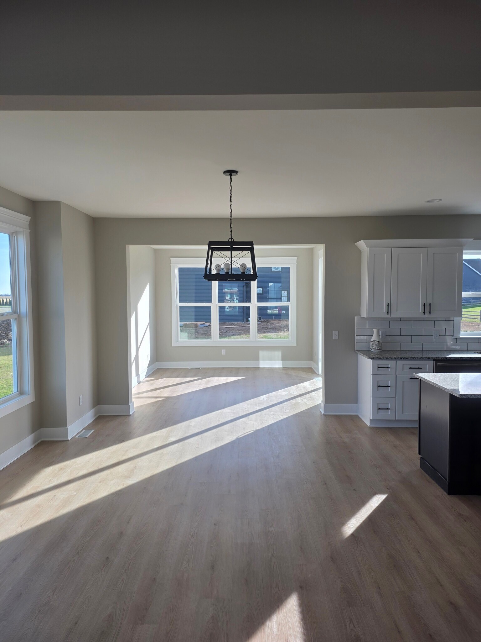 Building Photo - 9425 Newbury Ln