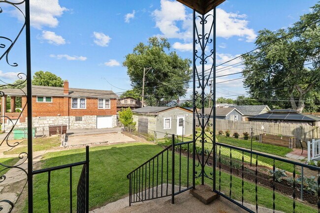Building Photo - 4765 Goethe Ave
