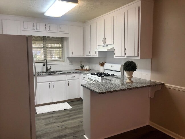 Building Photo - 1+ Acre of Wooded Privacy in Allatoona High School