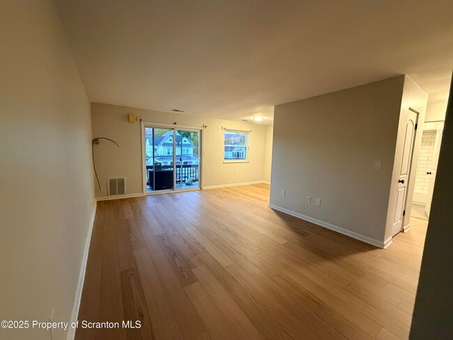 Primary Photo - 802 Main St