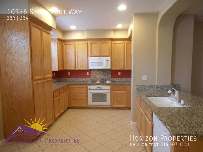 Building Photo - Modern Two-story 3 Bed 2.5 Bath 1,374 sqft...