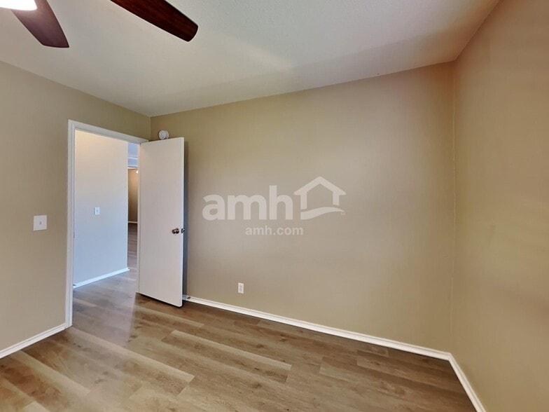 Building Photo - 255 Challenger