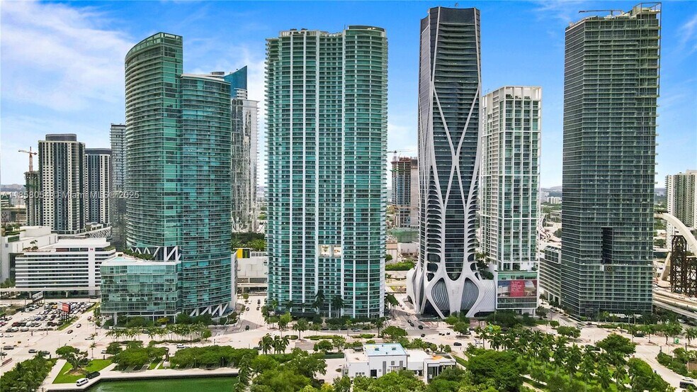 Building Photo - 900 Biscayne Blvd
