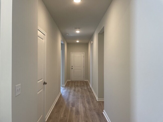 Building Photo - 239 W Bradford Pointe Dr