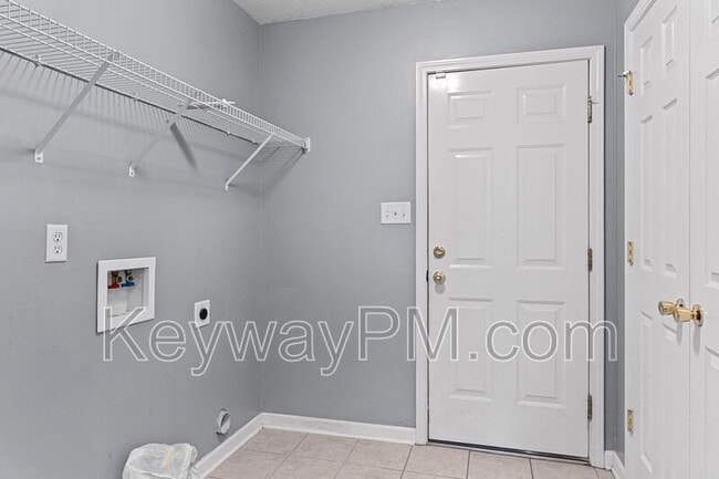 Building Photo - 219 Rainbow Falls