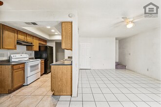 Building Photo - 2Bed/1.5Bath Ground Floor Townhouse at Glendale Ave/27th Ave! Ready for Immediate Move-In! -- GAR...