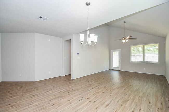 Building Photo - 14118 Silver Falls Ct