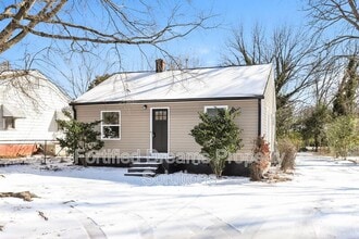 Building Photo - 728 Everett St