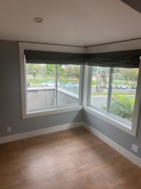 Living room corner windows - 1534 Manhattan Beach Blvd