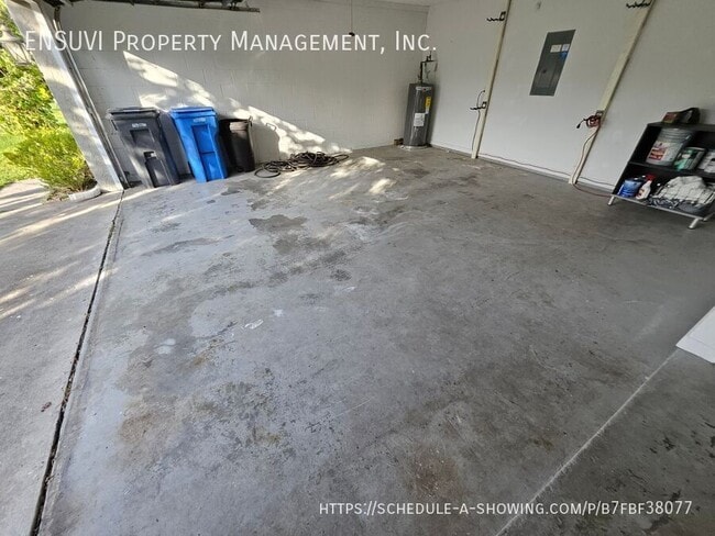 Building Photo - 16009 Marshfield Dr