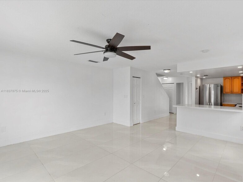 Building Photo - 1790 W 58th St