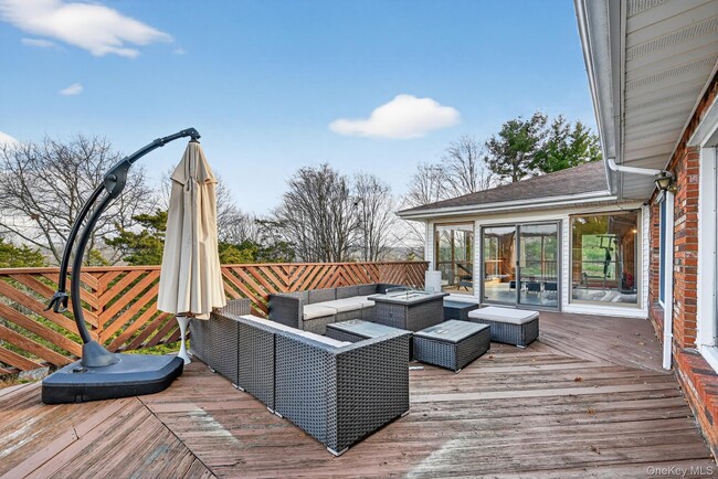 Building Photo - 66 Murray Dr