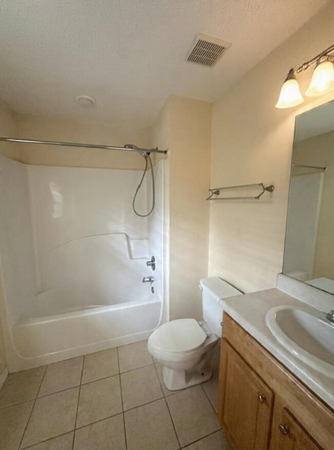 Building Photo - 4821 Acorn Dr