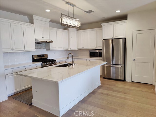 Building Photo - 14289 Hillcrest Dr