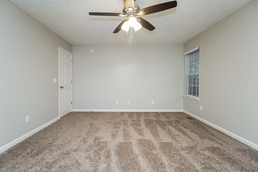 Building Photo - 1209 Highland Hills Dr