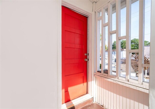 Building Photo - 601 Delaney Park Dr