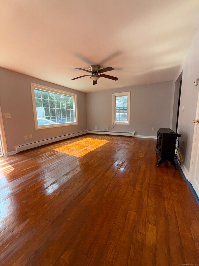 Building Photo - 15 Mellow Ct