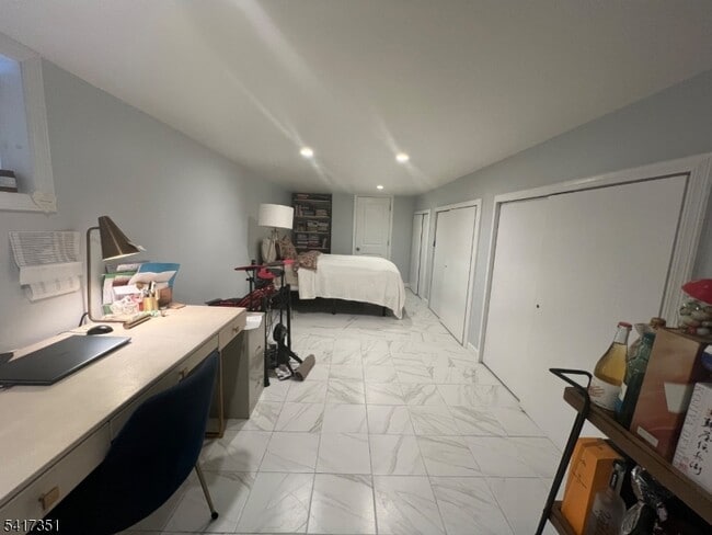 Building Photo - 33 Claremont Ave