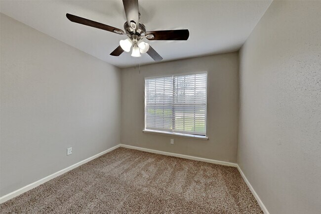 Building Photo - 7323 Livery Ln