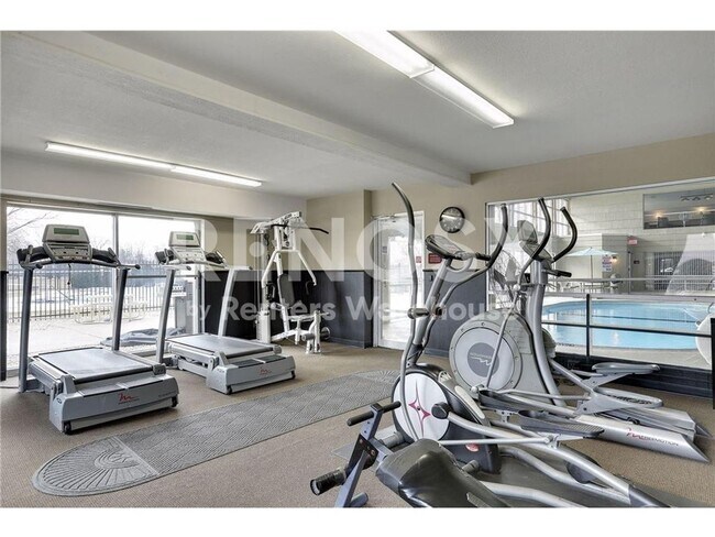 Building Photo - Available now - your very own 2 bedroom, 2 bath condo in Plymouth!