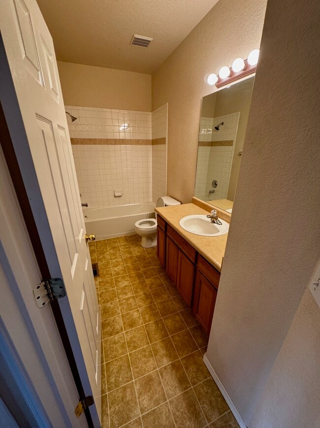 Building Photo - 3884 Packers Point