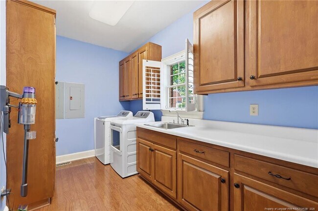 Building Photo - 3525 Prestwick Dr