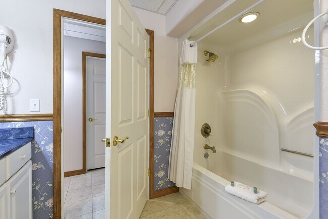 Building Photo - 5558 State Hwy 265