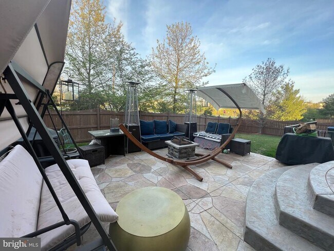 Building Photo - 15000 Onan Ct