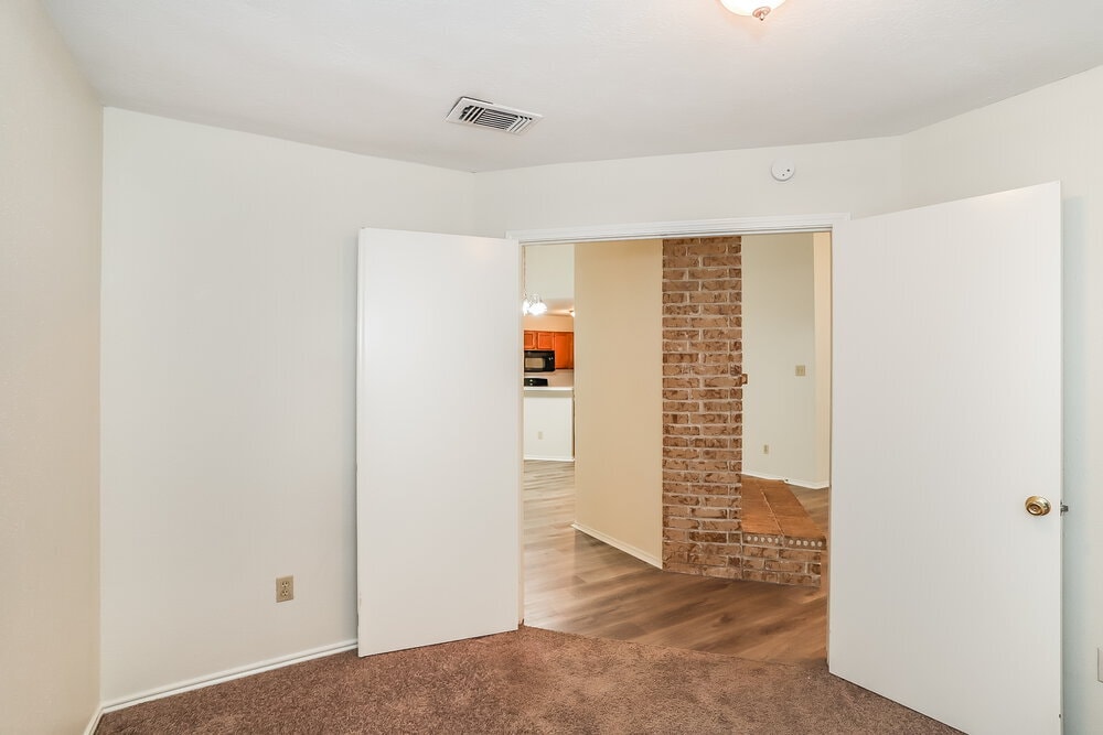 Building Photo - 1525 Miller Ave