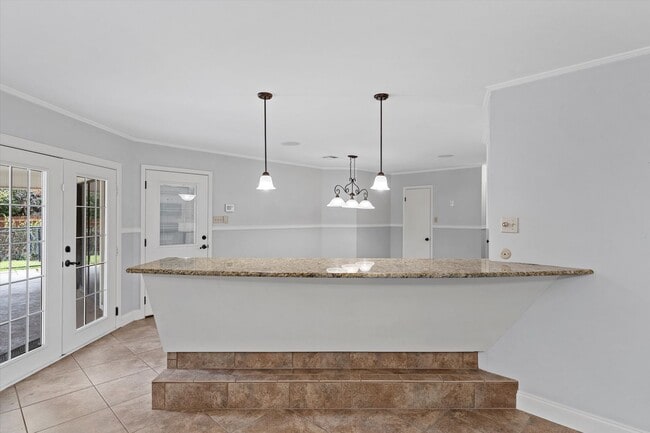 Building Photo - 10014 Burgundy Ln