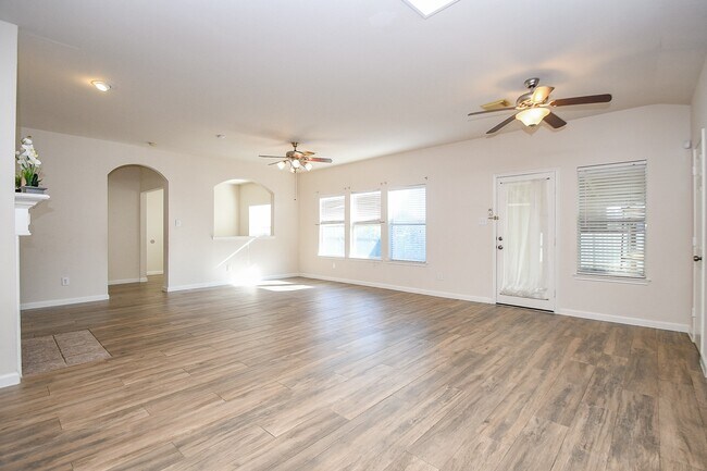 Building Photo - 21839 Manitou Falls Ln