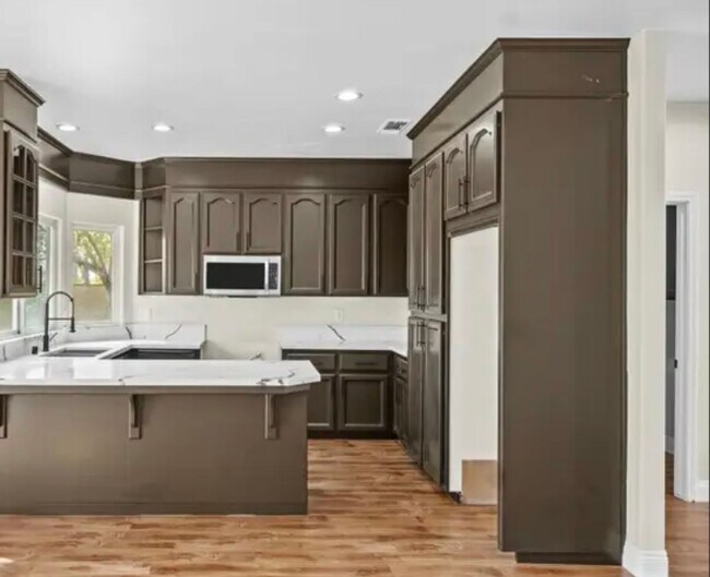 Building Photo - Single Family Home