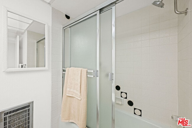 Building Photo - 10535 Wilshire Blvd