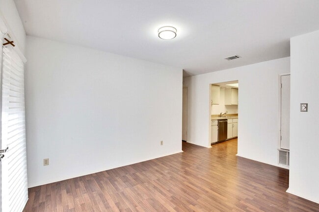 Building Photo - 8002 Croftwood Dr