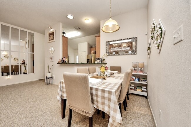 Building Photo - 1611 Bob White