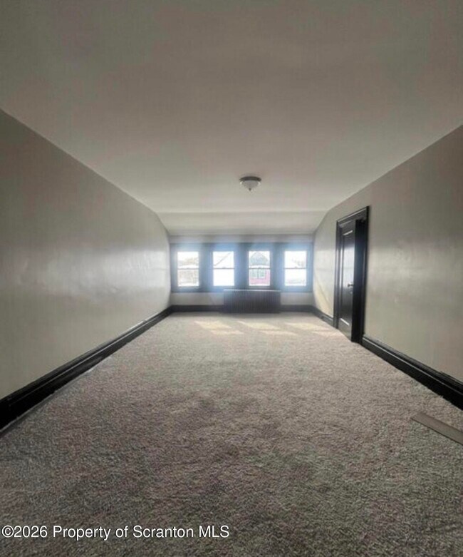 Building Photo - 85 Main St