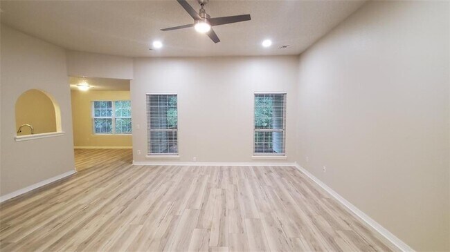 Building Photo - 21 Valley View Cir