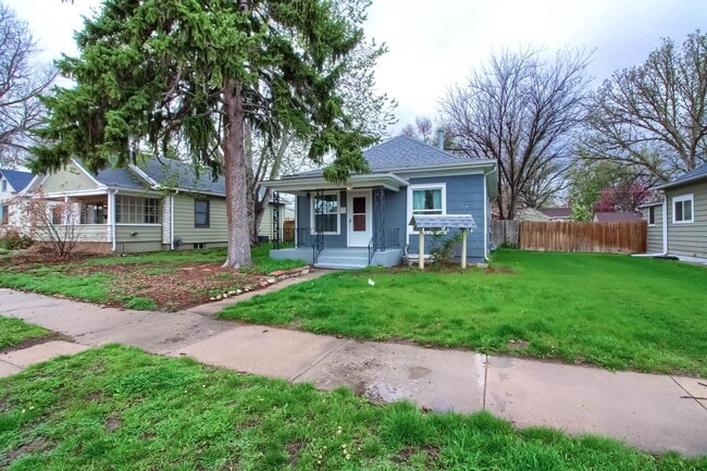 Building Photo - Charming 3 bedroom House in the heart of E...