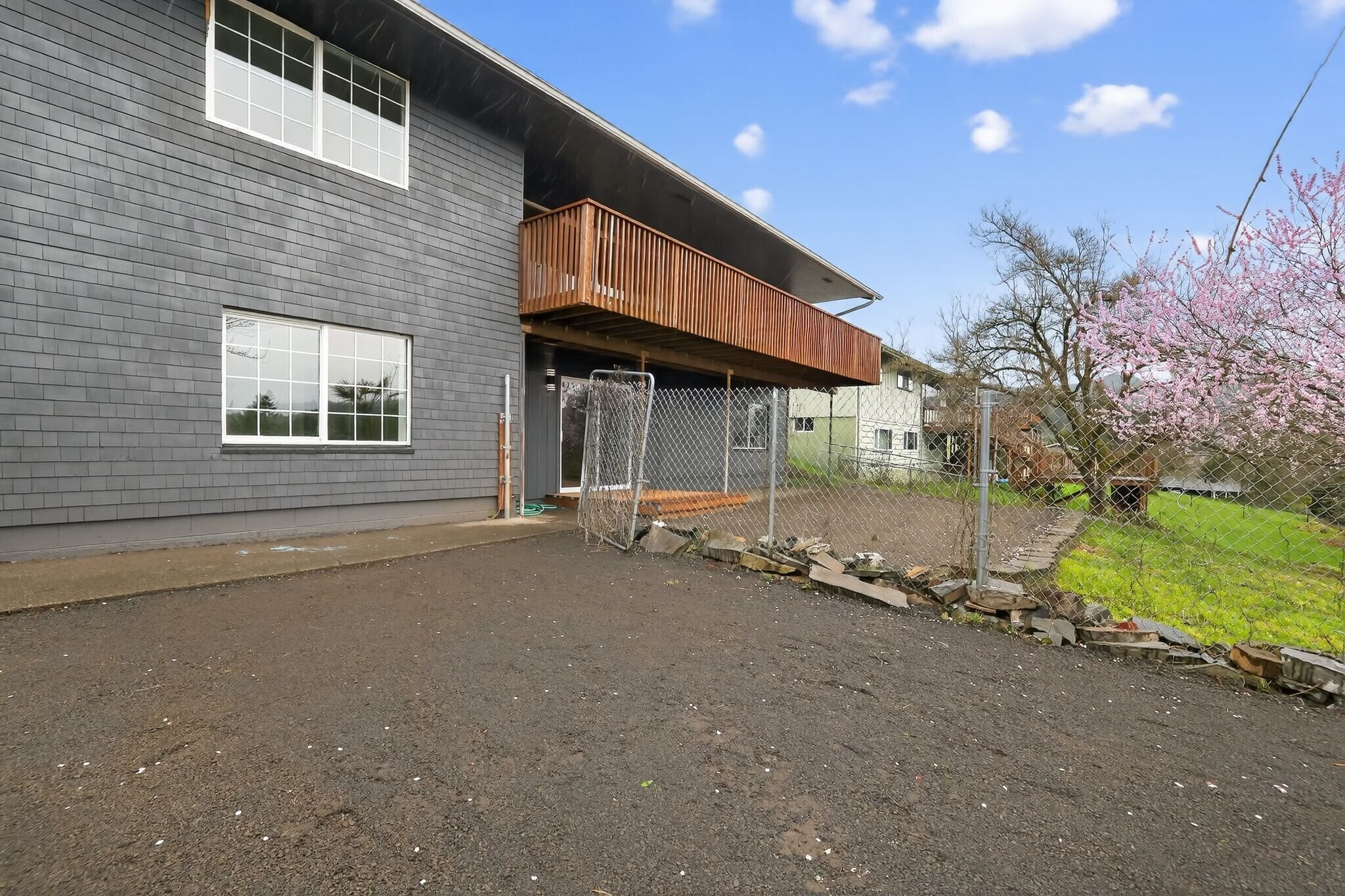 Building Photo - 2404 Bloyd St